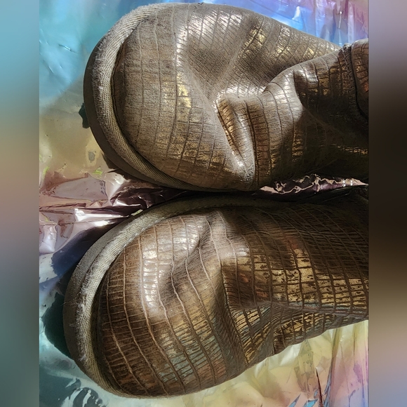 10 [UGG] Metallic Studded Fur Lined Croc Boots -Worn but lots of life - Picture 4 of 15